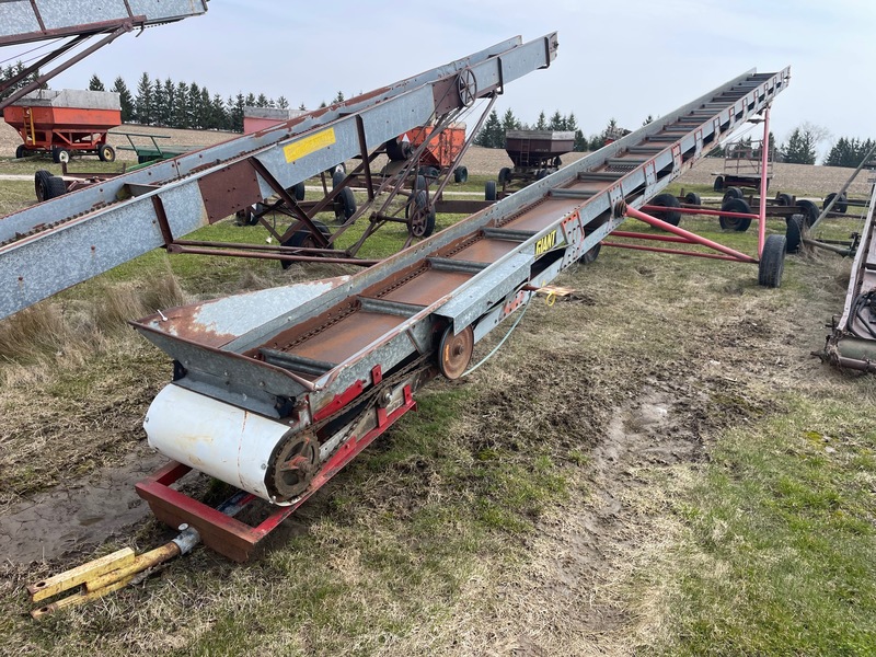 Hay/Forage/Livestock  Little Giant 40ft Bale Elevator Photo